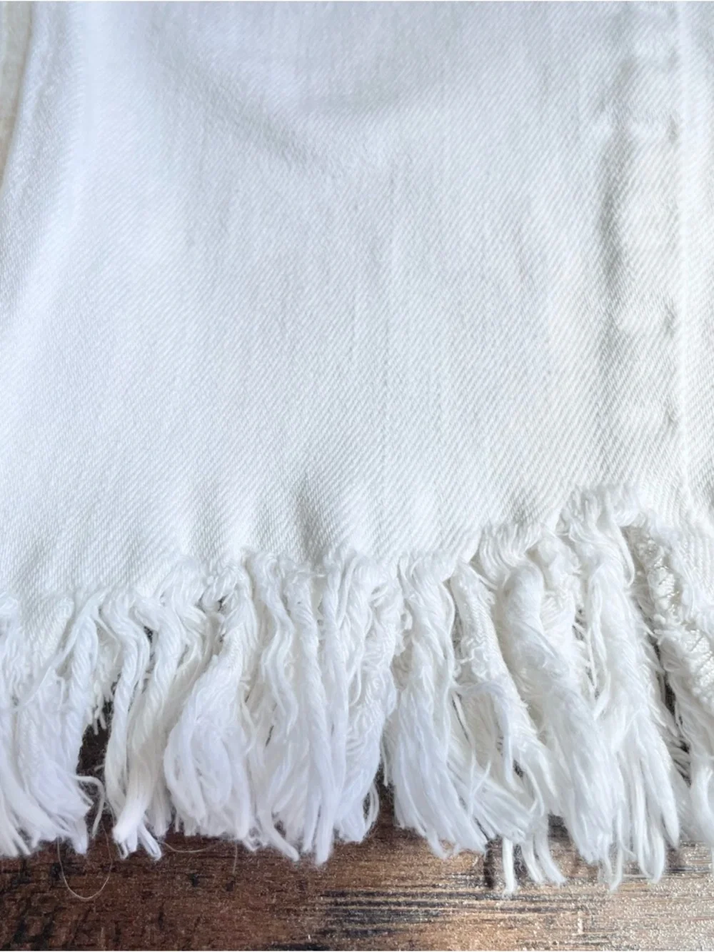 Free People Jeans‎ Women’s Size 27 White Frayed Hem. 61855-16515125